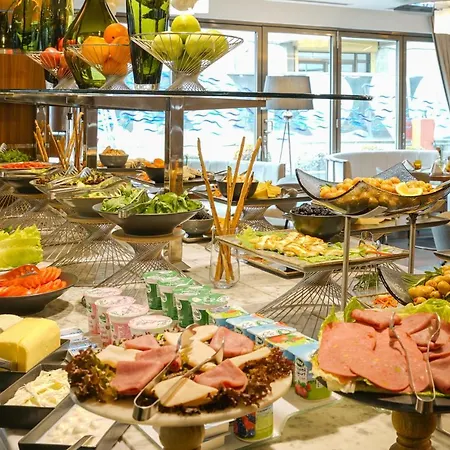 Hotel Divan 4*