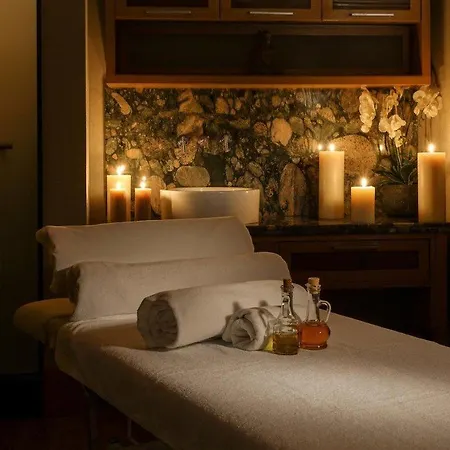 Divan Hotel 4*